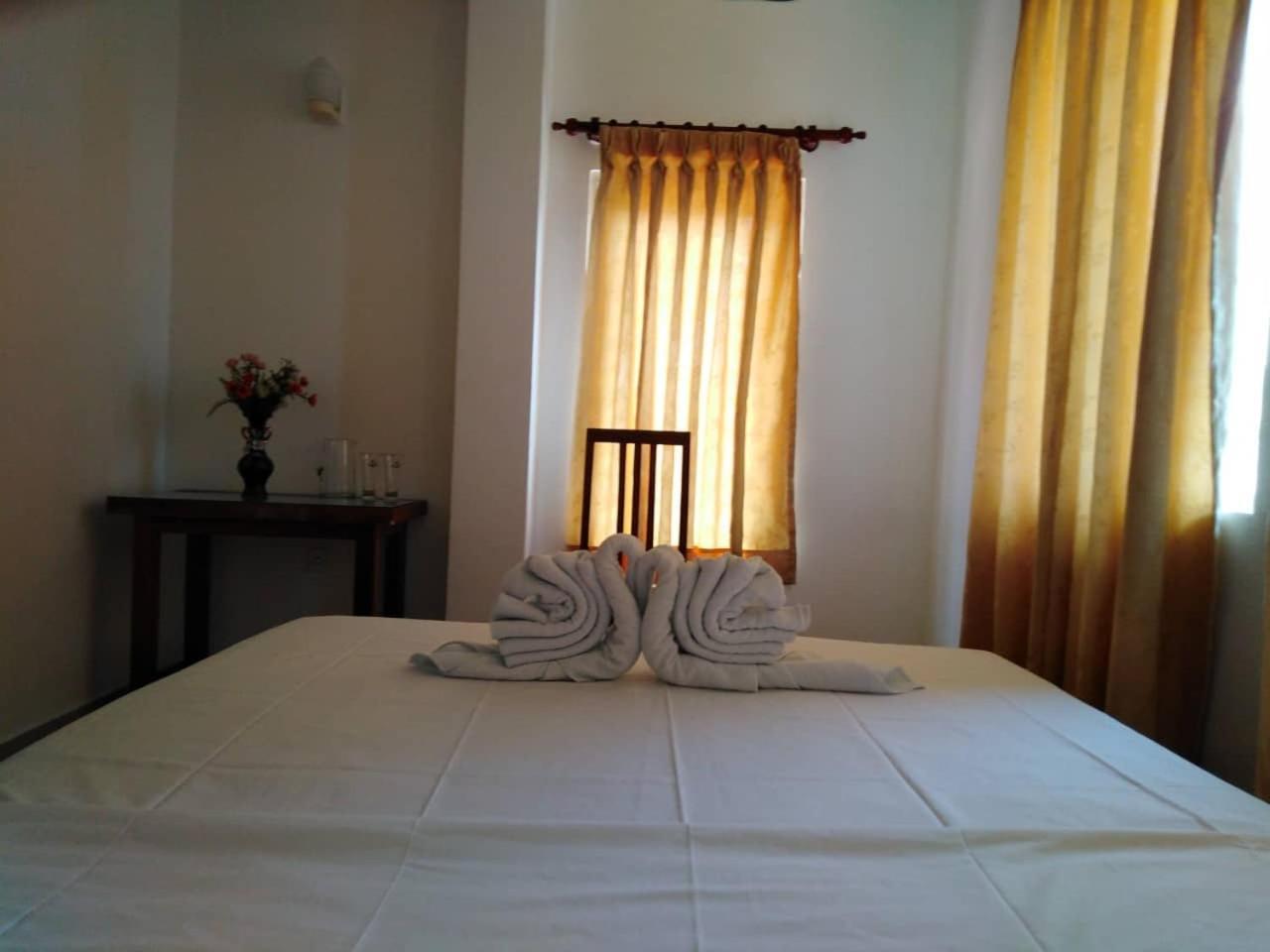 Rosand Waves Hikkaduwa Exterior foto